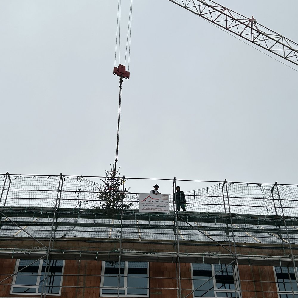 Topping-out ceremony for the new wing of the Asklepios Clinic Burglengenfeld