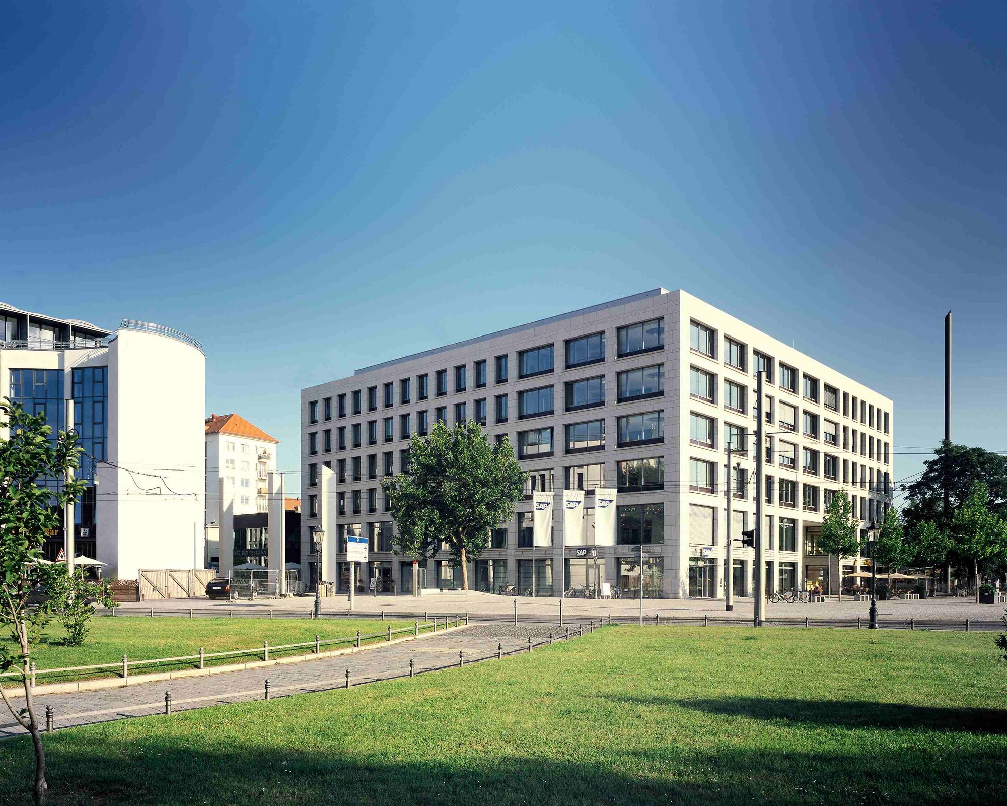 Büro- und Geschäftshaus am Postplatz